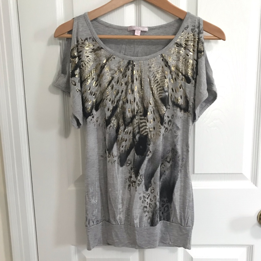 Romeo & Juliet Couture Cold-Shoulder Top